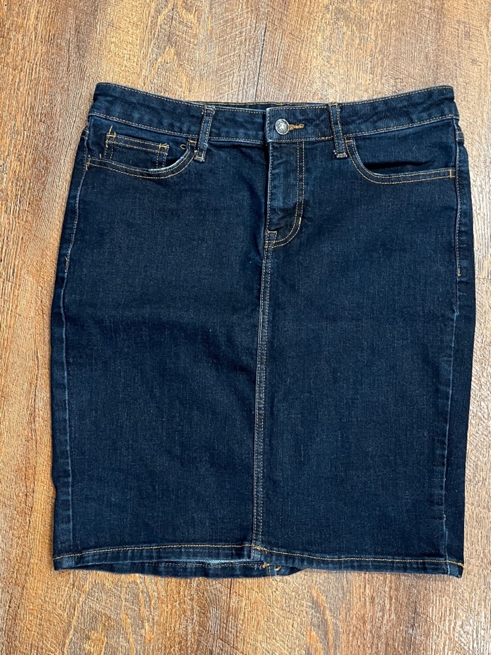 EUC Old Navy Women’s Denim Skirt size 8
